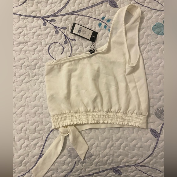 Dynamite women’s one shoulder blouse. Size XS - Picture 3 of 4